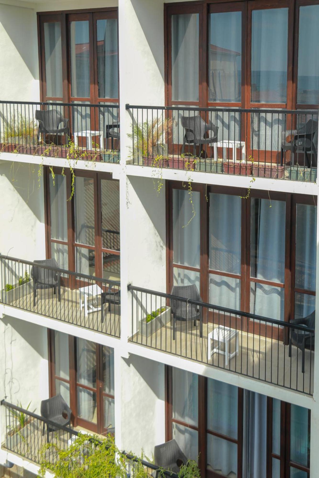 Traveller'S Hotel Hikkaduwa Ngoại thất bức ảnh