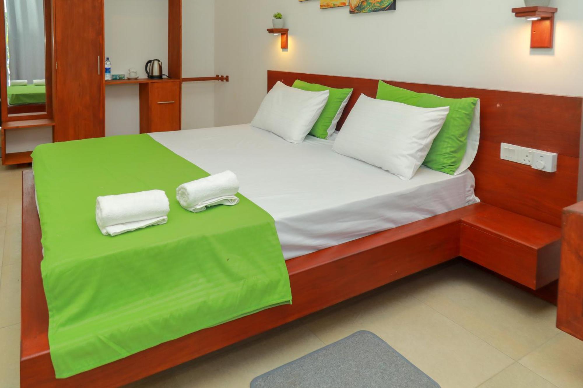 Traveller'S Hotel Hikkaduwa Ngoại thất bức ảnh